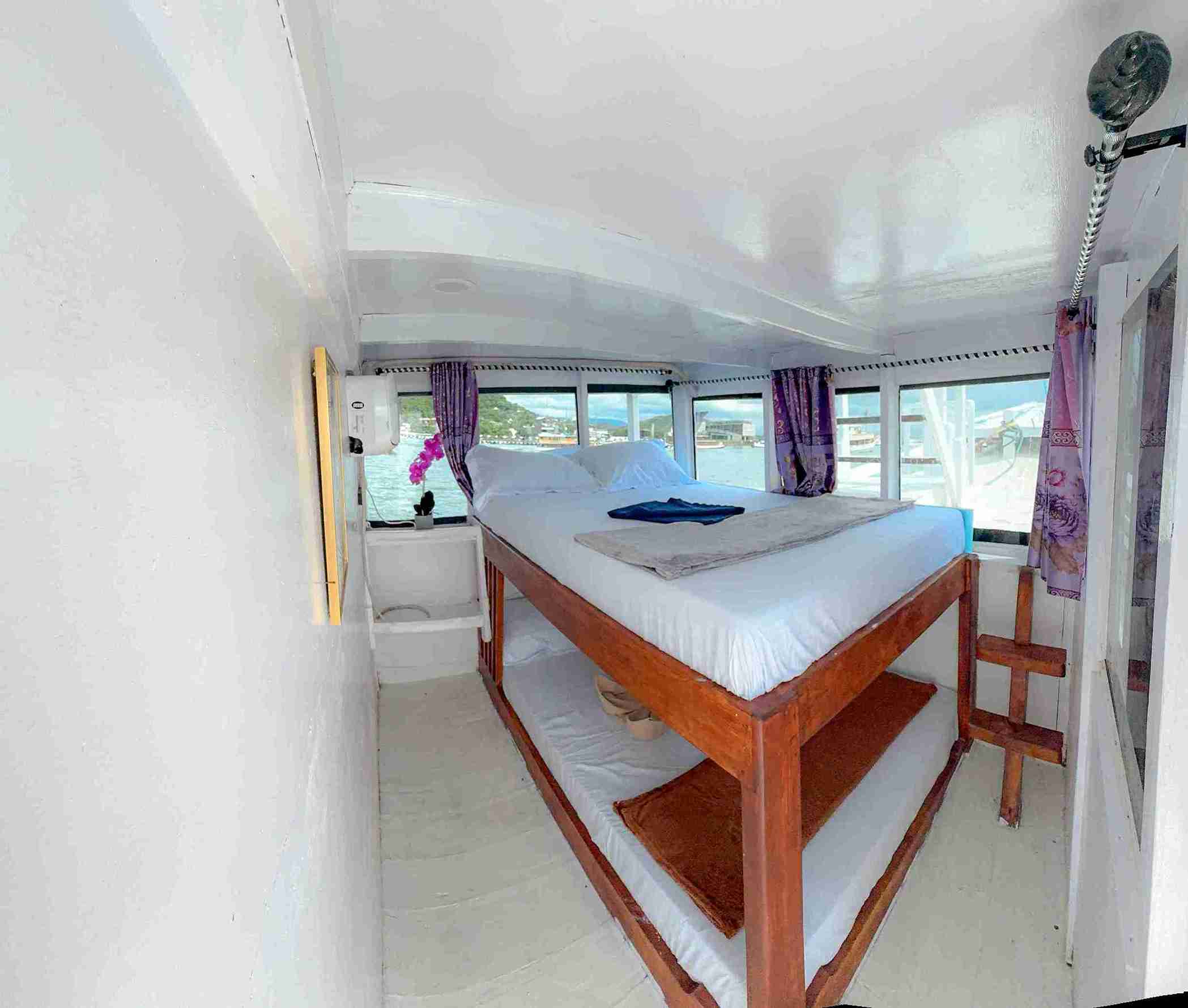 SHARE CABIN  (DOUBLE BUNK BED)