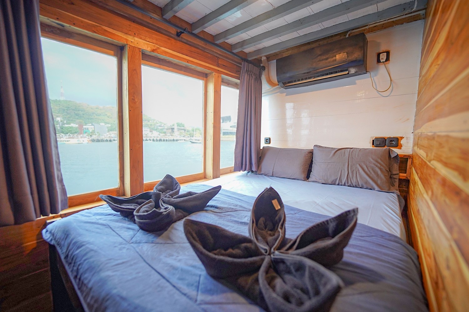 Deluxe Cabin 4 (Upper Deck)
