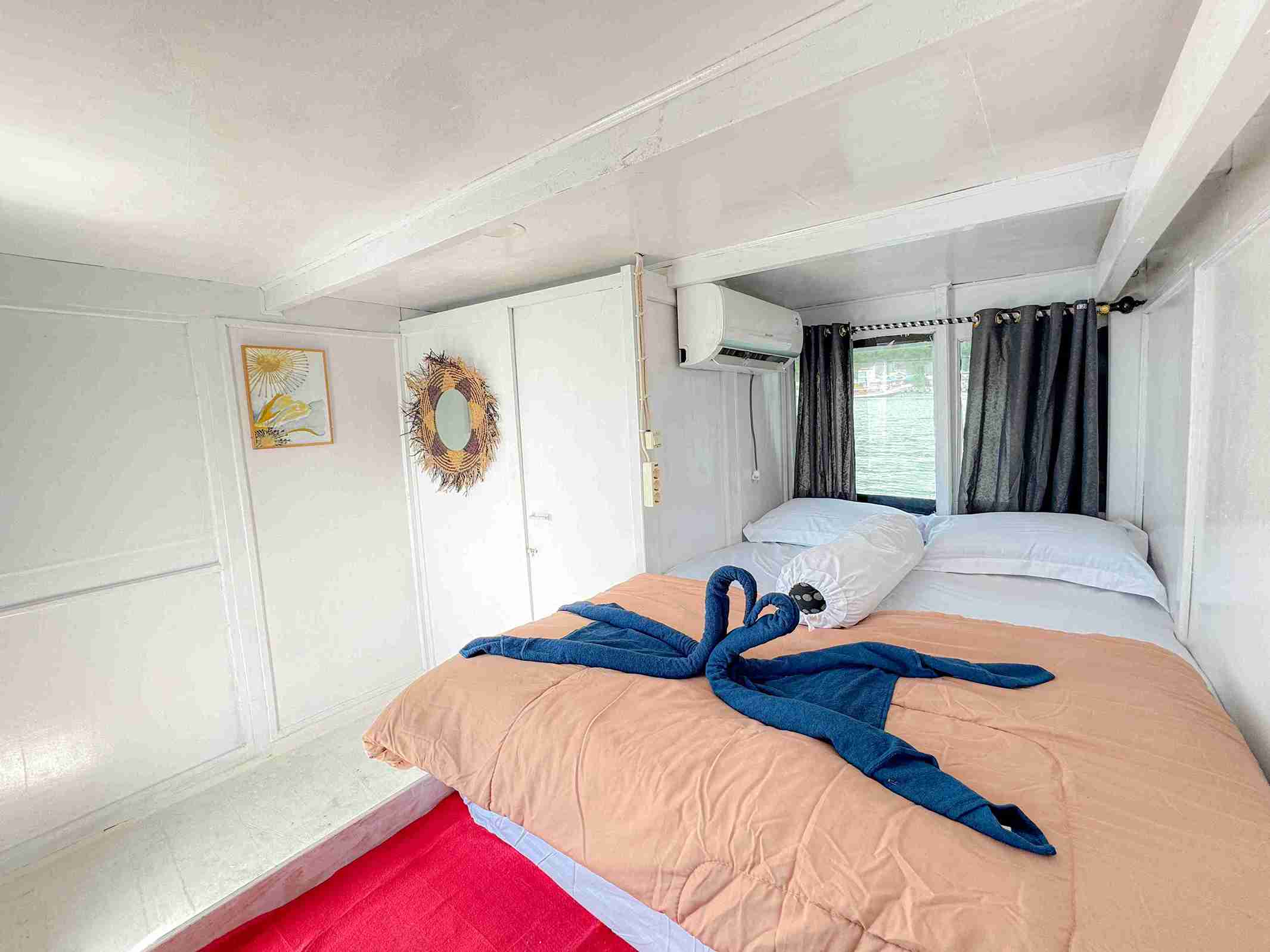 PRIVATE CABIN (DOUBLE BED)