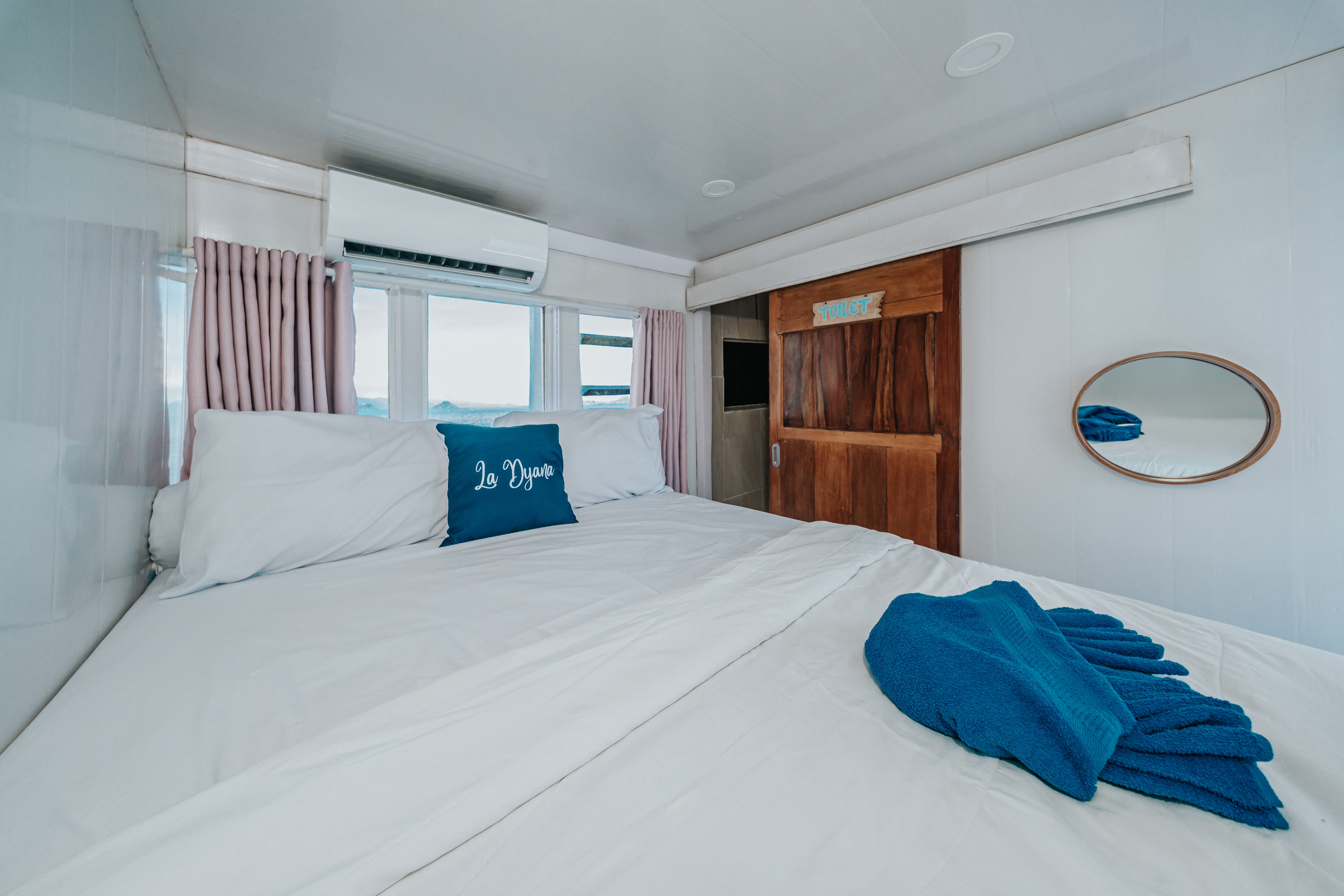 DELUXE CABIN