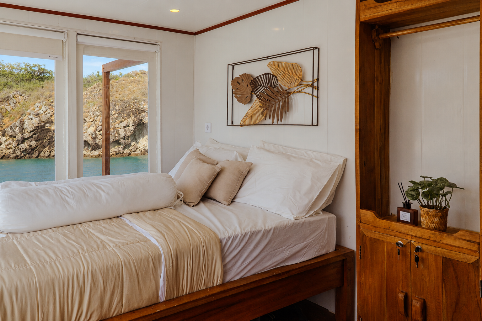 PRIVATE CABIN