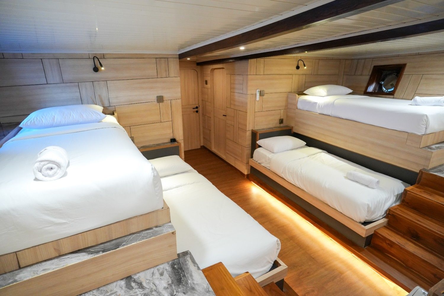 Kelimutu-Sharing Cabin