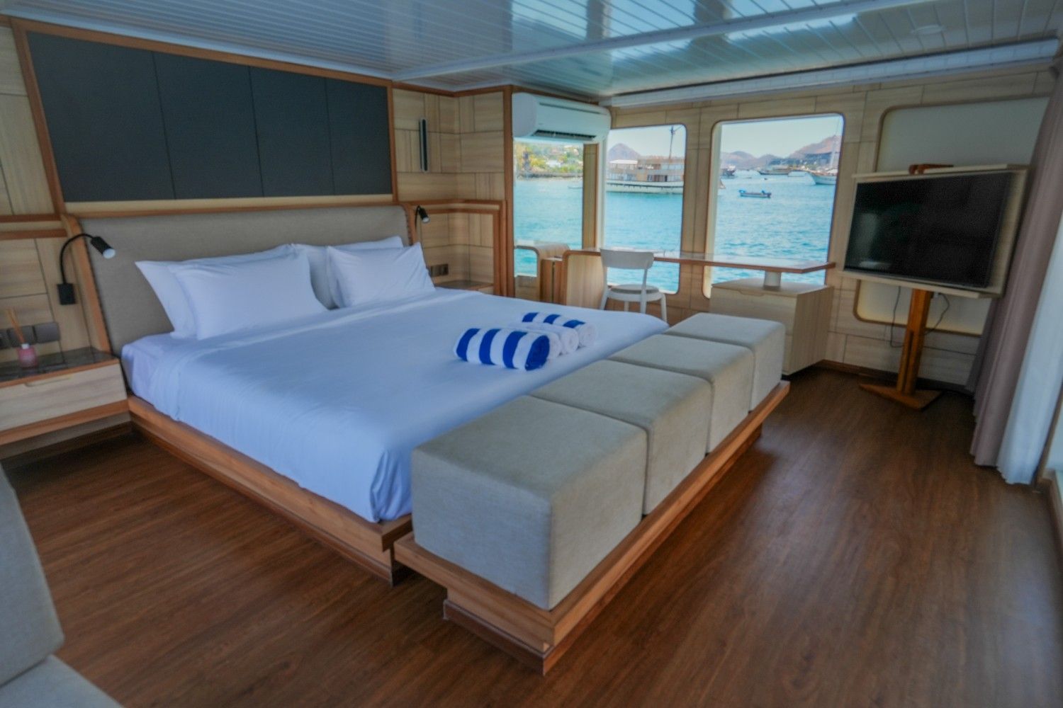 Adonara-Master Cabin