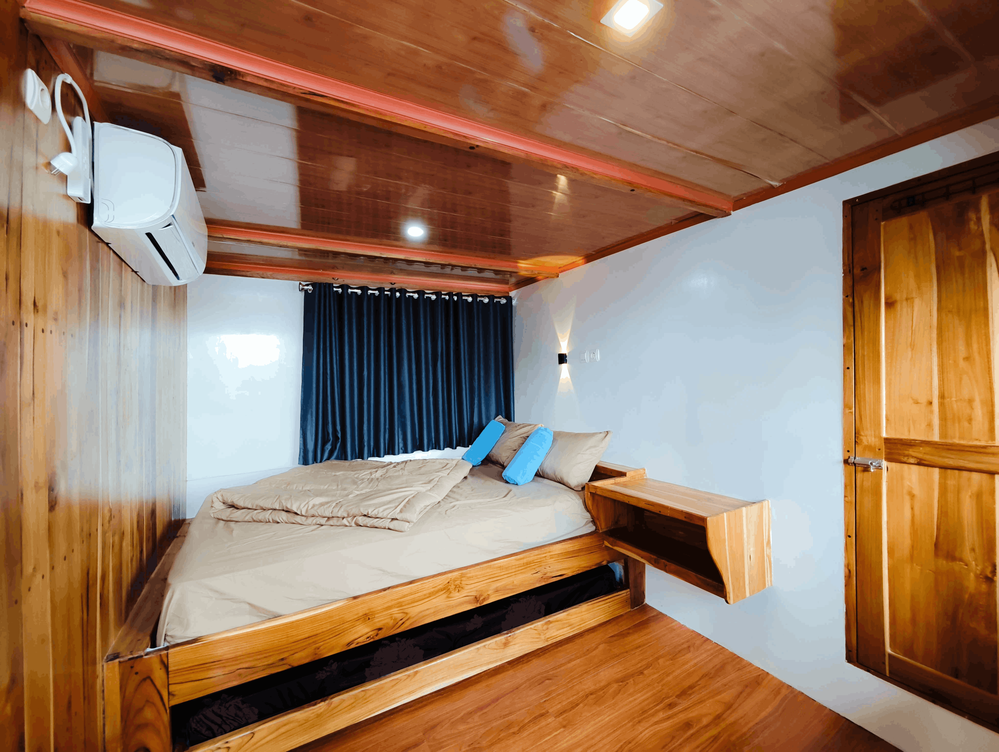 DELUXE ROOM 2
