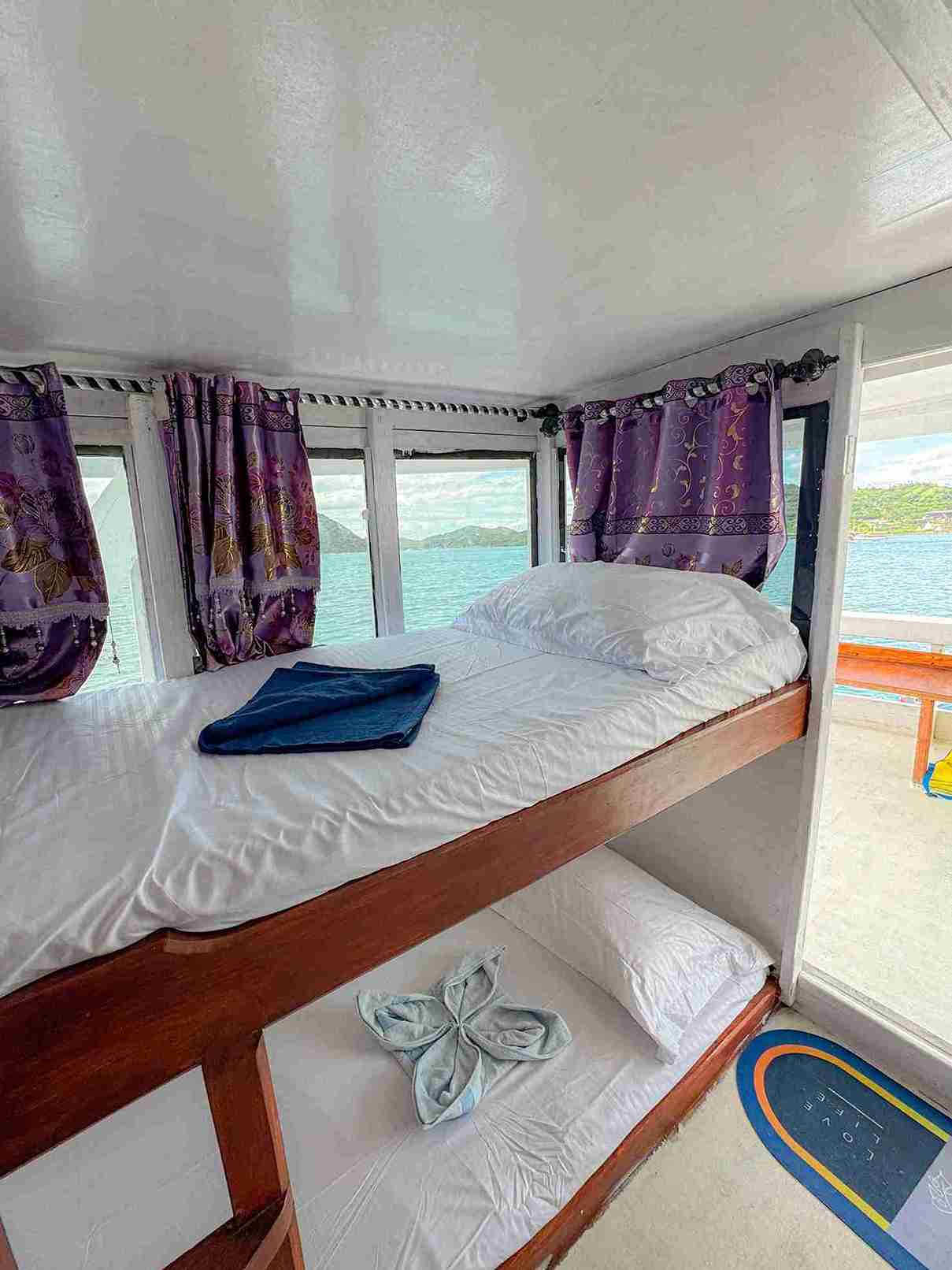 SHARE CABIN (DOUBLE BUNK BED)