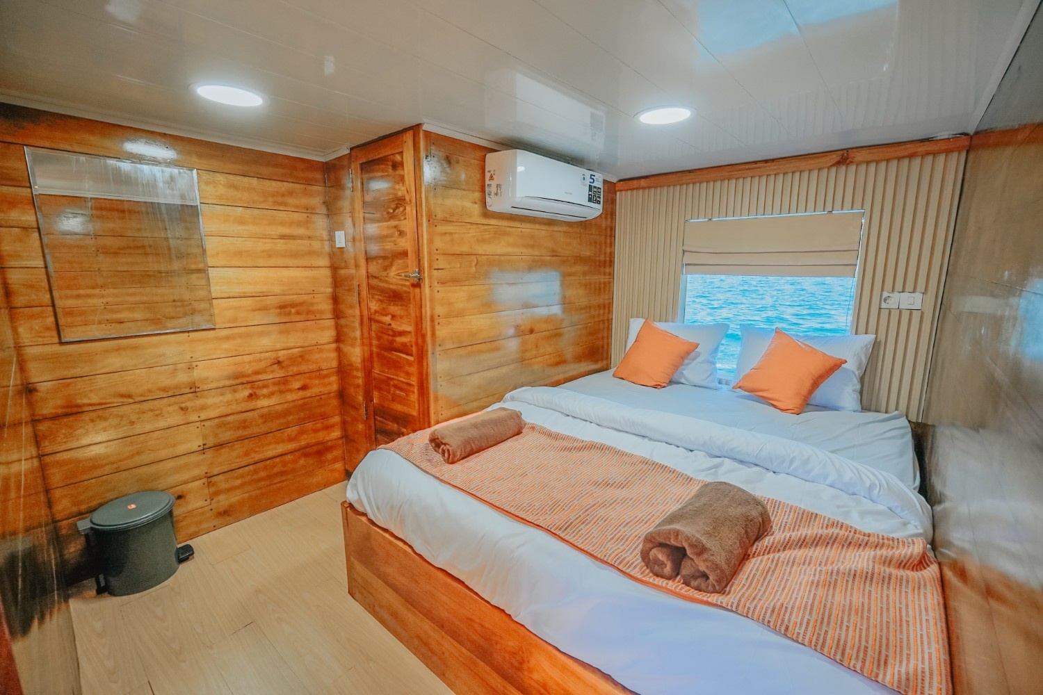 DELUXE CABIN ROOM
